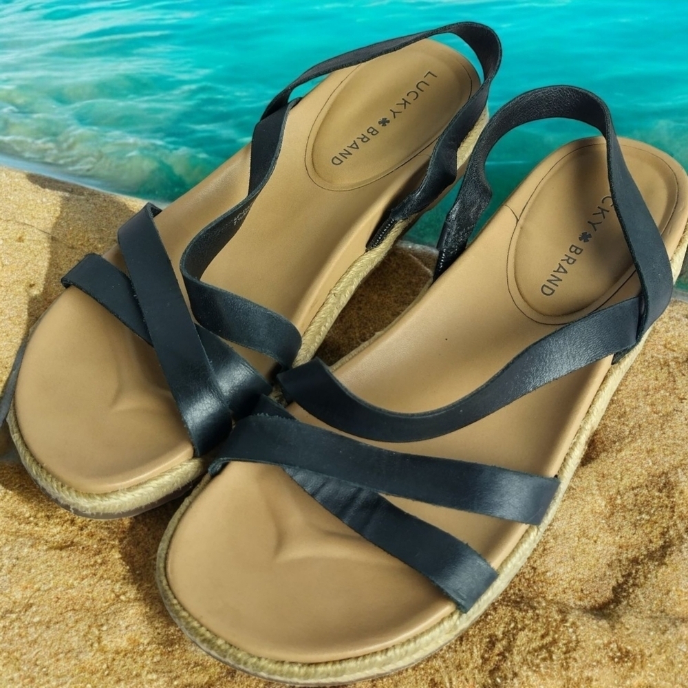 lucky brand Women's Sandals Size 7 1/2 With Leather Straps Beach Wear